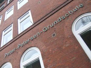 Die Peter-Petersen-Schule, die 2007 mit dem Berliner Präventionspreis ausgezeichnet wurde, die einzige Berliner Schule, die nach dem Jenaplan-Konzept unterrichtet
